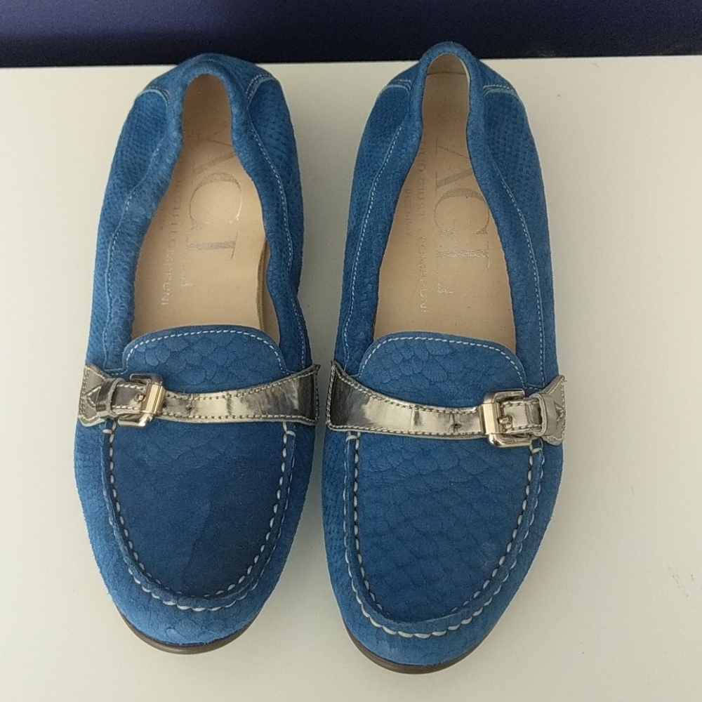 Shoes - Picture 4 of 6